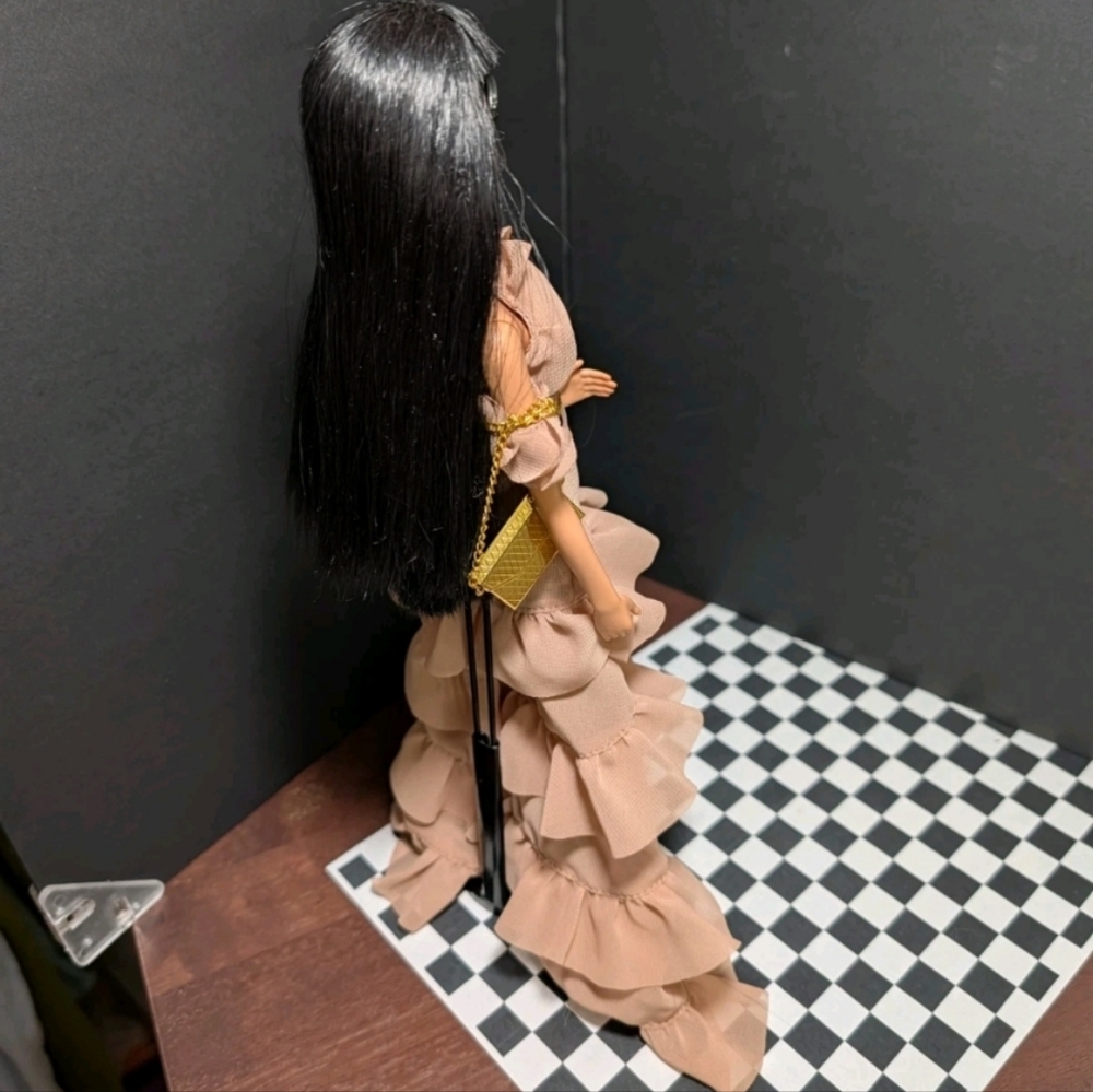 2006 Anna Sui Boho Barbie Restyled in Barbiestyle Brooklyn CM Outfit - Picture 6 of 13